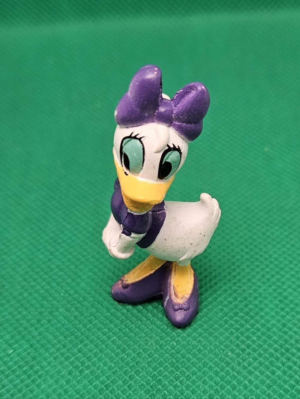 Disney Daisy Duck Vintage Mini Figure PVC Plastic 2 Inch Purple Dress Cake Toppe